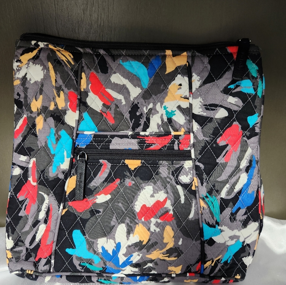 Vera Bradley crossbody multi colored adjustable strap 2 outside pockets